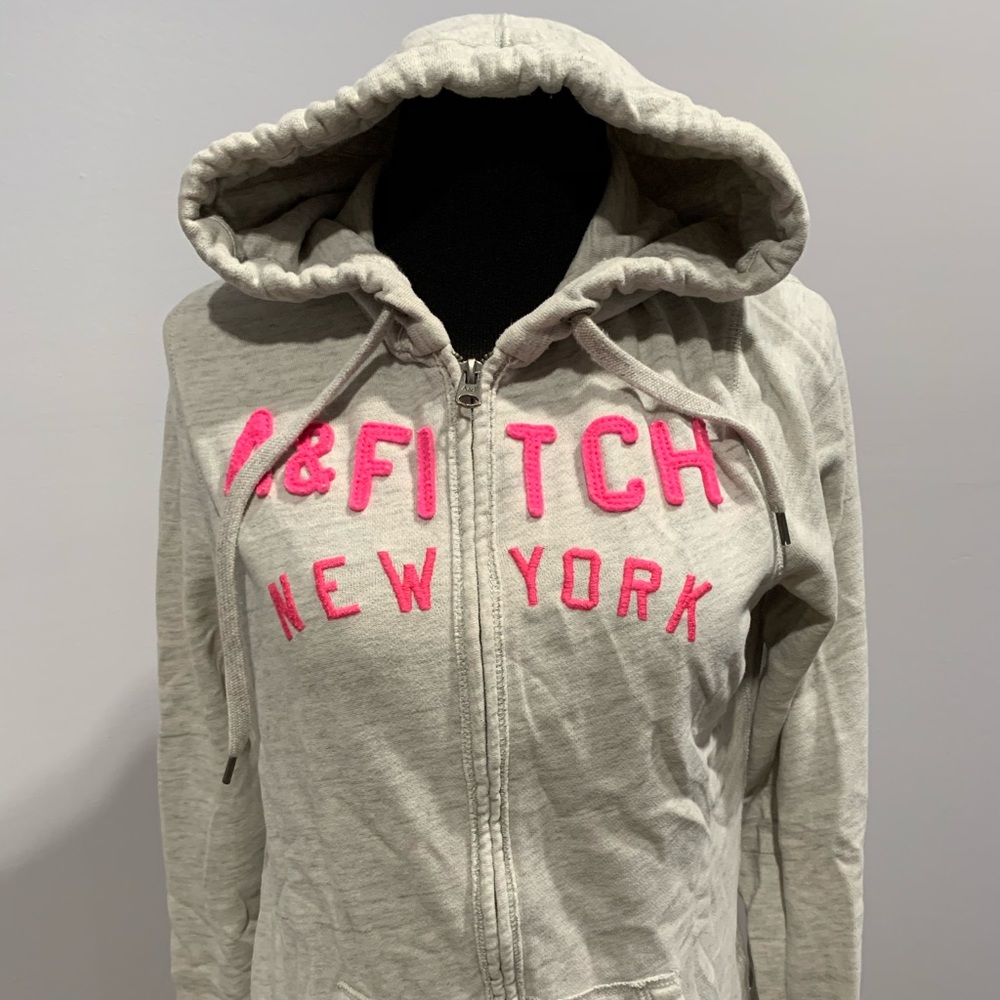//3 for $15// AF Hoodie